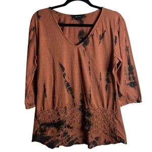 Yak n Yeti Size L Tie Dye Tunic Top Rust Black Crochet Lace Trim Lagen Look Art